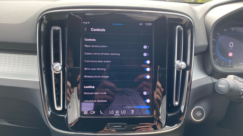 Volvo XC40 2.0 B3P Plus Dark 5dr Auto Petrol Estate